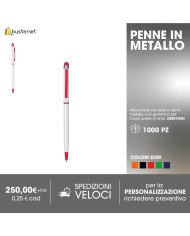 Penna a scatto in plastica con 3 refills (nero, blu, rosso), con gommino per touch screen, impugnatura in bambù